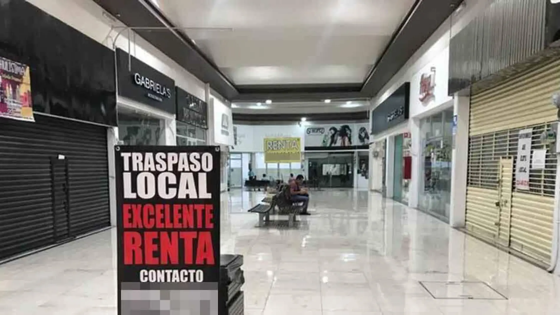 algunos son centros comerciales fantasmas, pues sus pocos establecimientos lucen abandonados